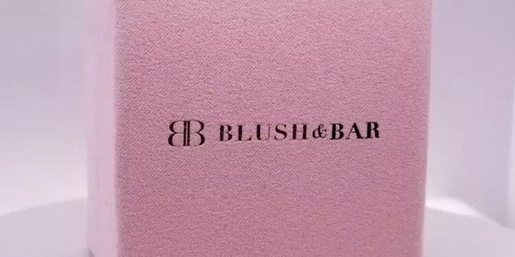 Blush and Bar Avis