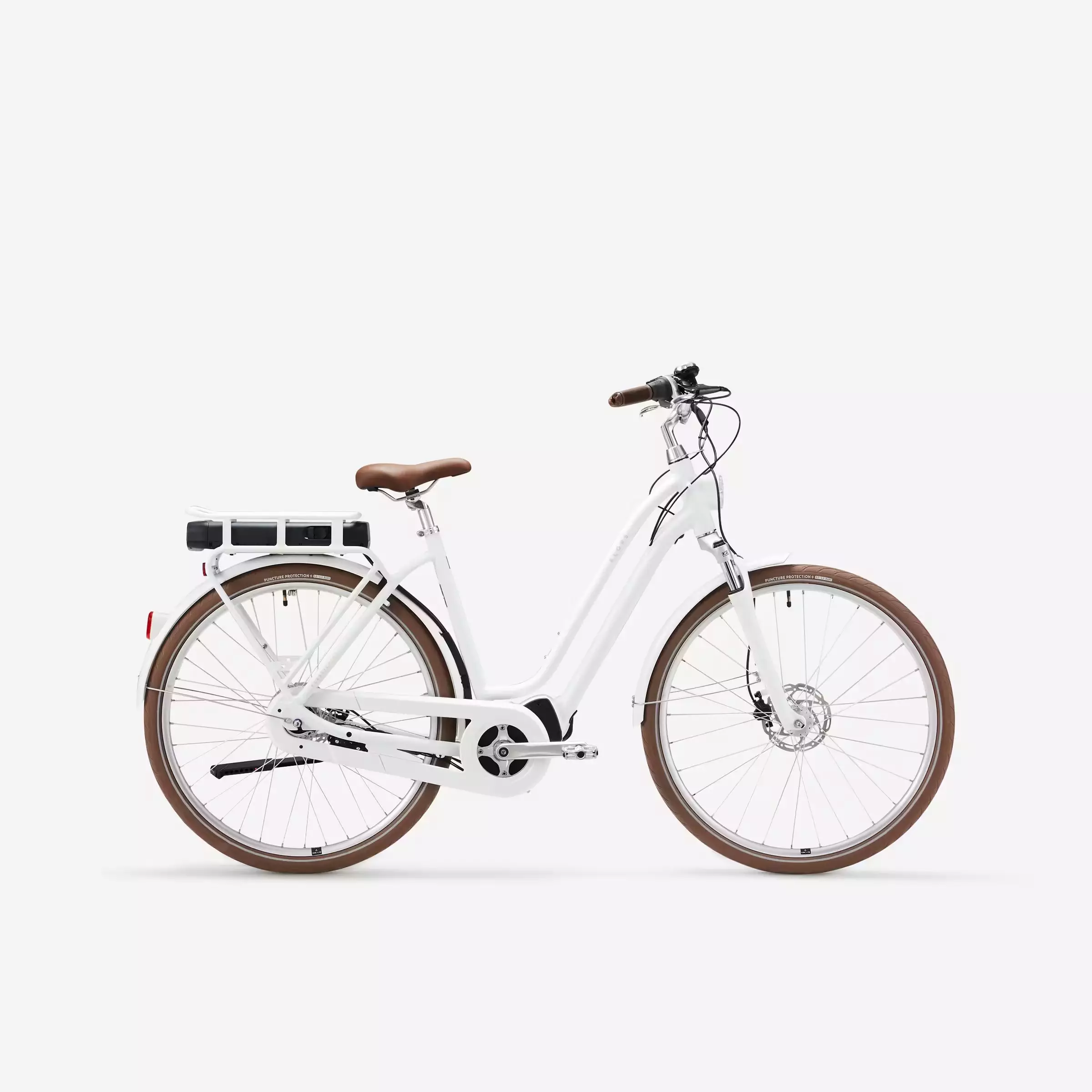 Elops 920 E – Le vélo électrique de ville complet à prix doux