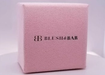 Blush and Bar Avis